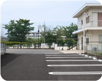 ゆったりスペースの駐車場